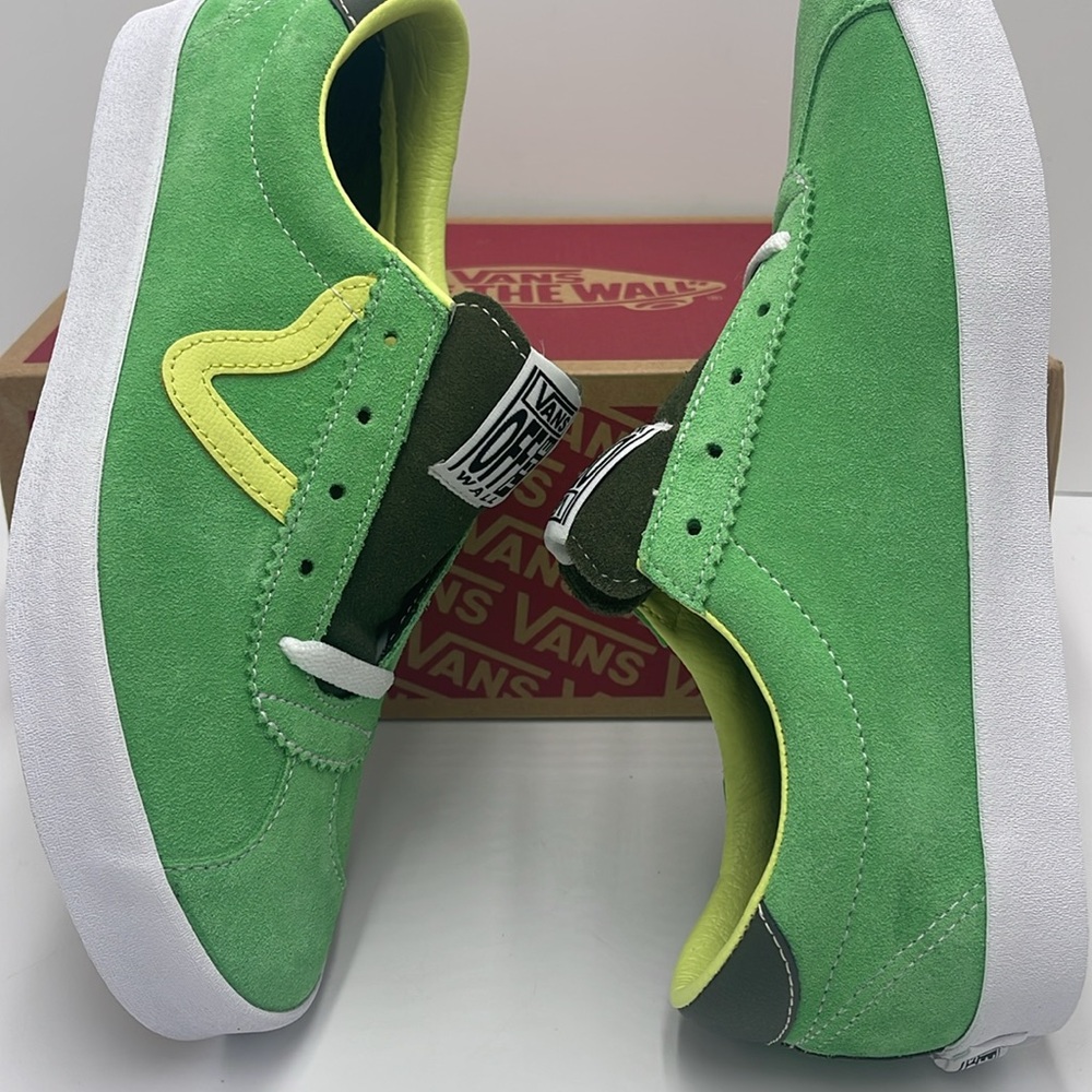 Vans MEN’S Sport Low Sport Pop Green
VN000CQRCX2
Sneakers - Picture 8 of 16